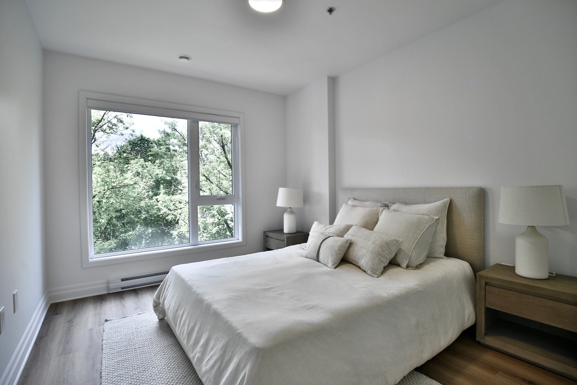 Bedroom - 112-2100 Rue Benoit, Saint-Bruno-De-Montarville, QC - Indoor Photo Showing Bedroom
