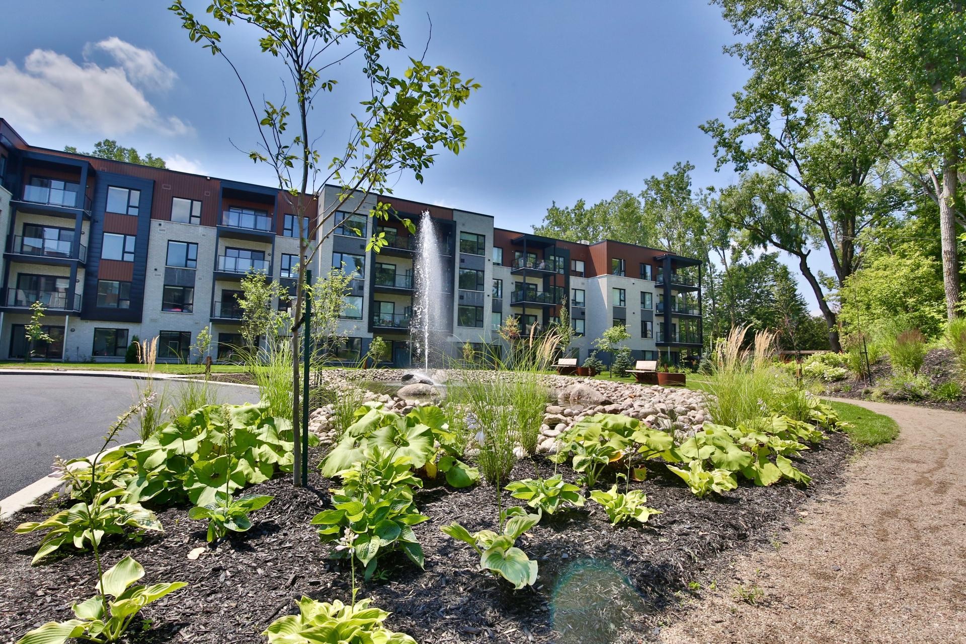 Courtyard - 112-2100 Rue Benoit, Saint-Bruno-De-Montarville, QC - Outdoor With Facade