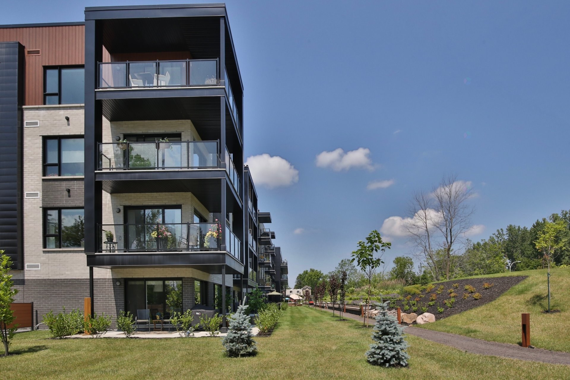 Overall view - 112-2100 Rue Benoit, Saint-Bruno-De-Montarville, QC - Outdoor With Facade