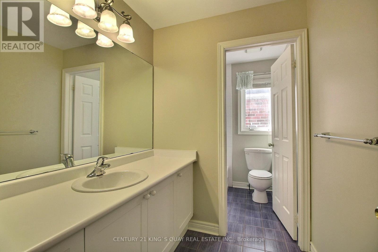 60 The Fairways, Markham, ON - Indoor Photo Showing Bathroom