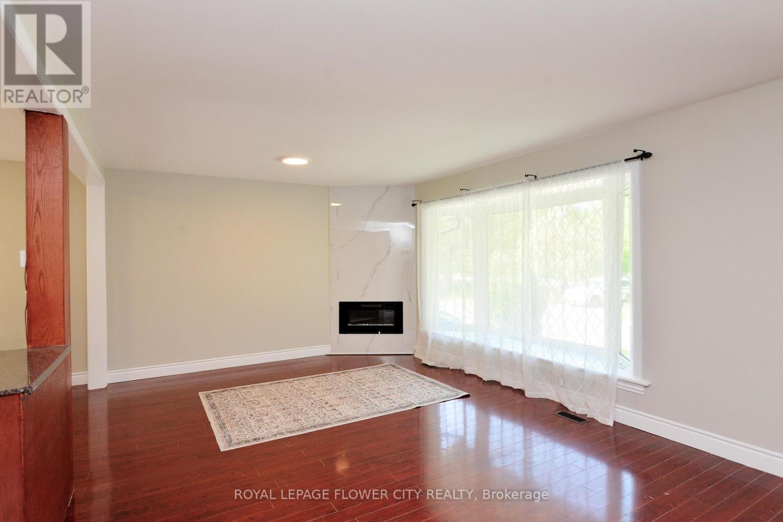 15790 Mississauga Road, Caledon, ON - Indoor With Fireplace