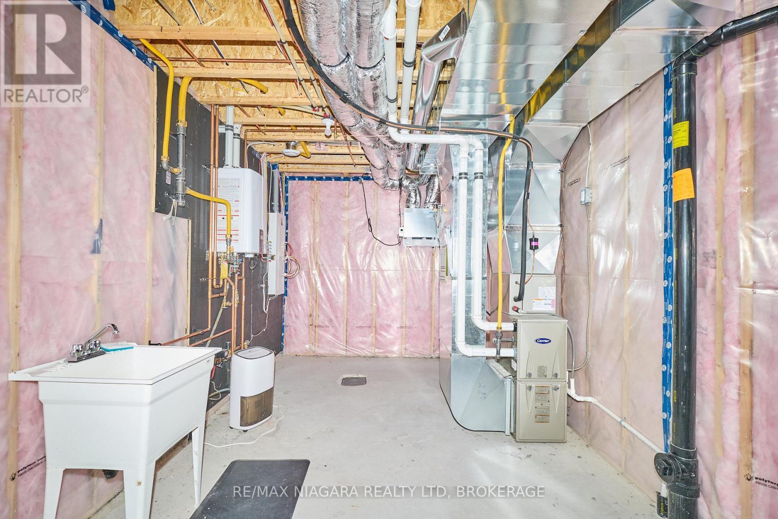 3947 Mitchell Crescent, Fort Erie (Black Creek), ON - Indoor Photo Showing Basement