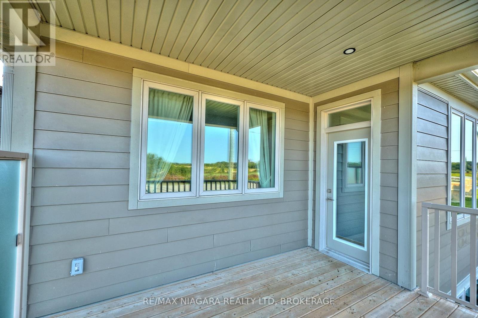 3947 Mitchell Crescent, Fort Erie (Black Creek), ON - Outdoor With Deck Patio Veranda With Exterior