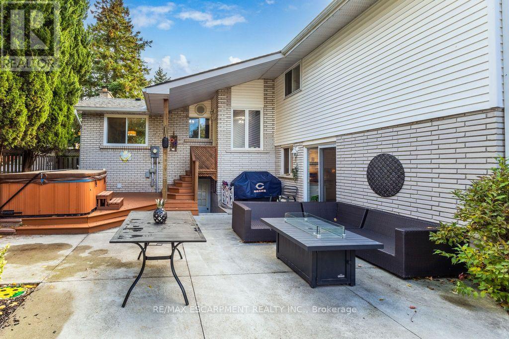 5119 Cherryhill Crescent, Burlington, ON - Outdoor With Deck Patio Veranda