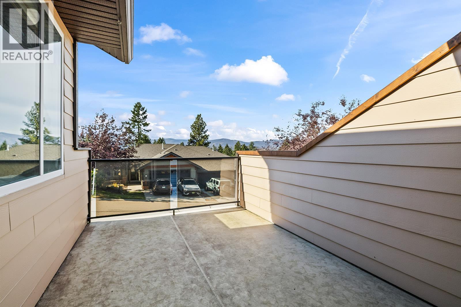 3431 Camelback Drive, Kelowna, BC - Outdoor With Exterior