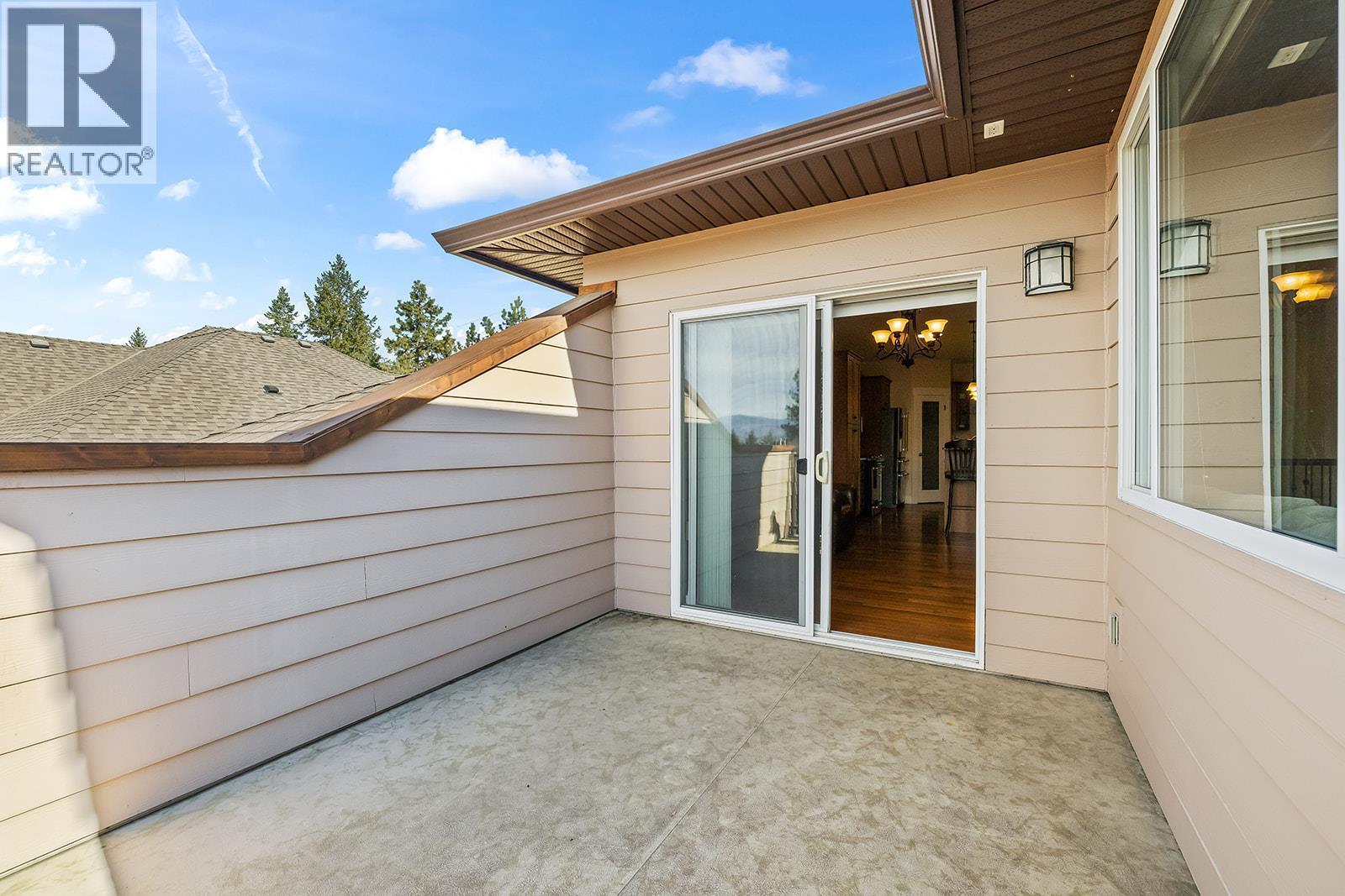 3431 Camelback Drive, Kelowna, BC - Outdoor With Exterior