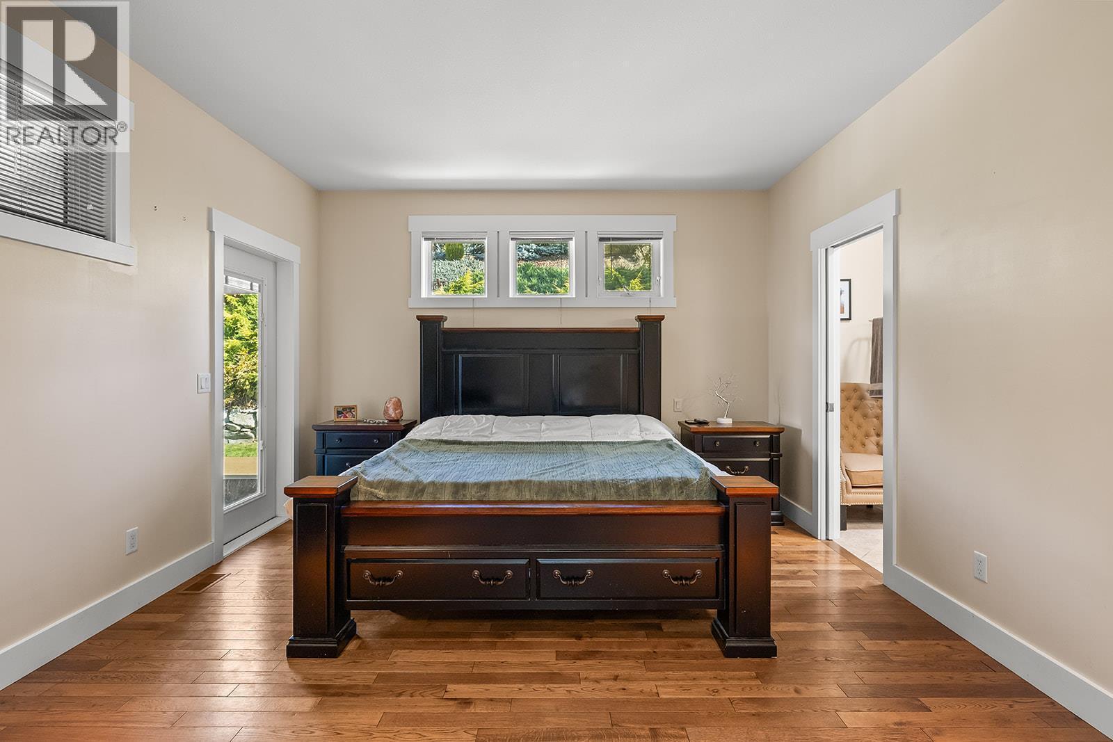 3431 Camelback Drive, Kelowna, BC - Indoor Photo Showing Bedroom