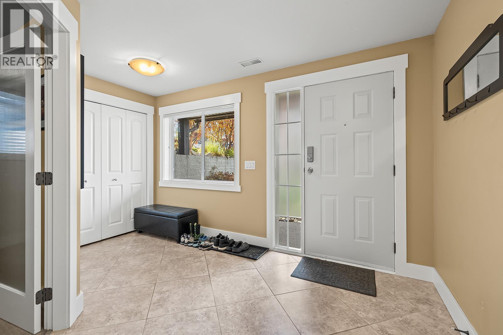 3431 Camelback Drive, Kelowna, BC - Indoor Photo Showing Other Room