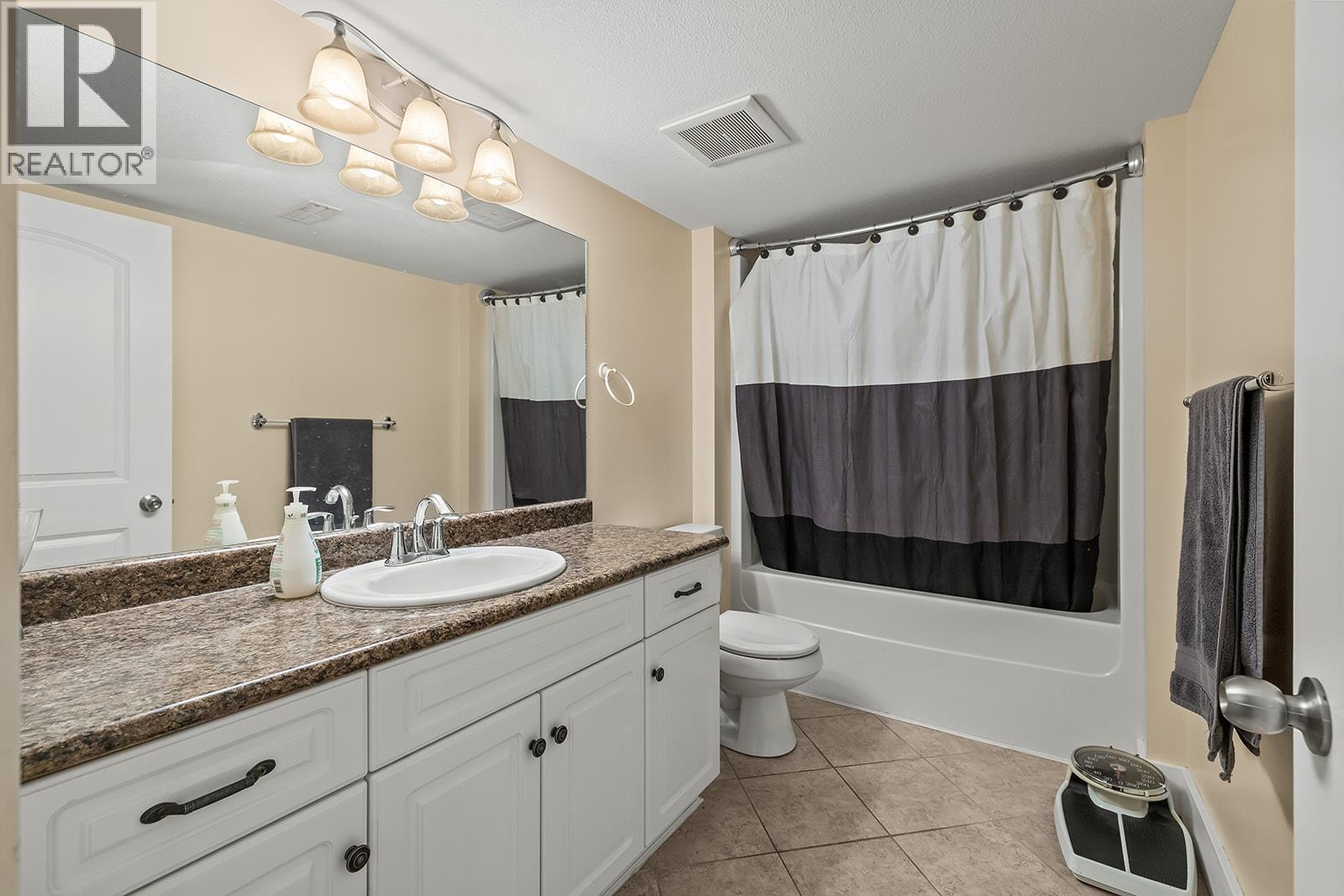 3431 Camelback Drive, Kelowna, BC - Indoor Photo Showing Bathroom