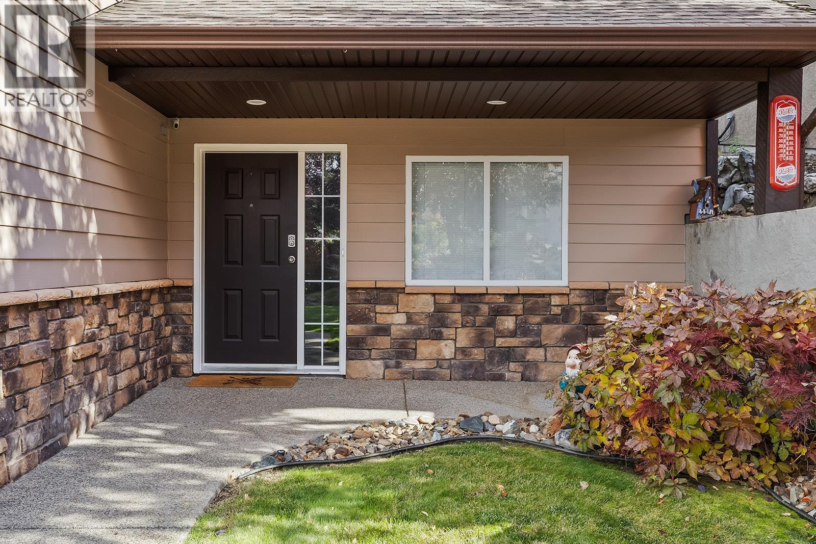 3431 Camelback Drive, Kelowna, BC - Outdoor With Deck Patio Veranda With Exterior