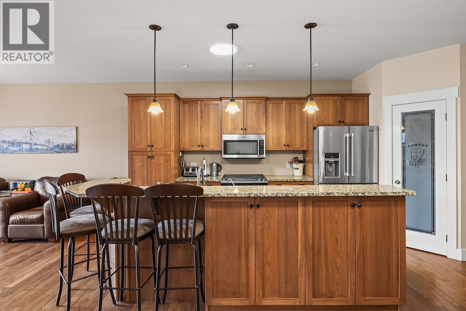 3431 Camelback Drive, Kelowna, BC - Indoor Photo Showing Kitchen