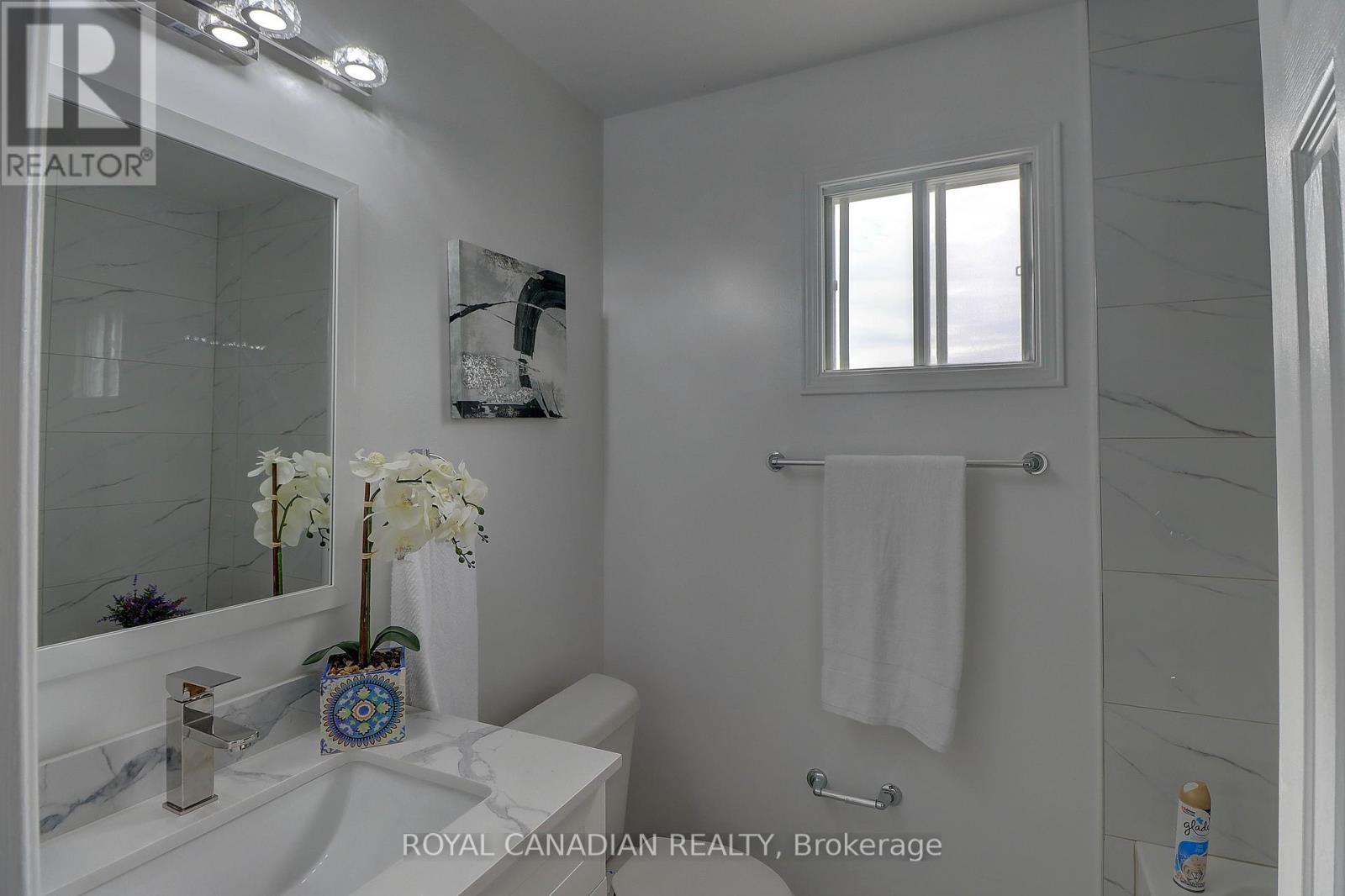 40 Doncaster Crescent, Clarington, ON - Indoor Photo Showing Bathroom