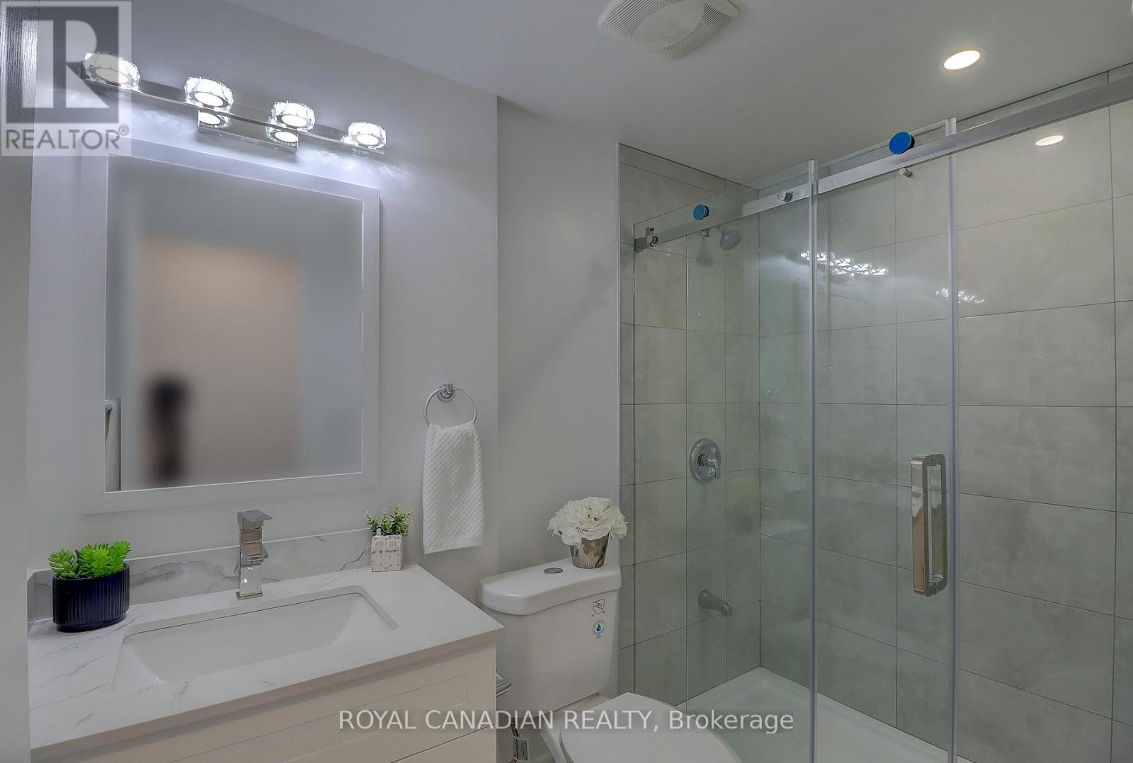 40 Doncaster Crescent, Clarington, ON - Indoor Photo Showing Bathroom
