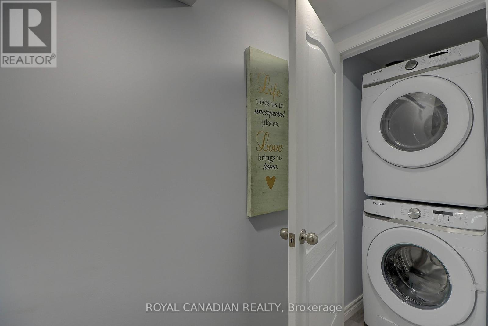 40 Doncaster Crescent, Clarington, ON - Indoor Photo Showing Laundry Room