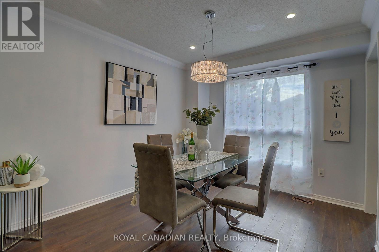 40 Doncaster Crescent, Clarington, ON - Indoor Photo Showing Dining Room