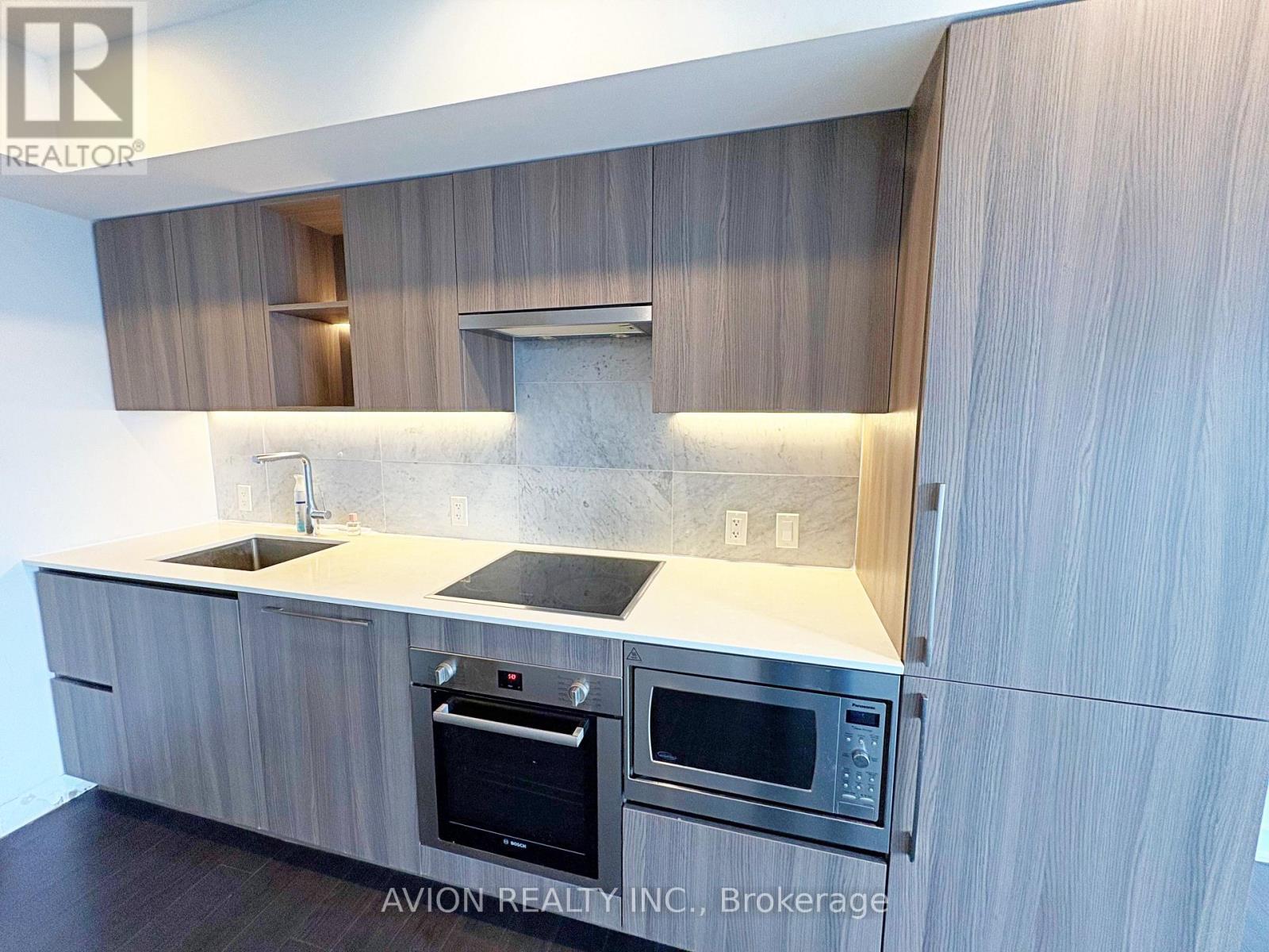 2516 - 17 Bathurst Street, Toronto, ON - Indoor Photo Showing Kitchen With Upgraded Kitchen