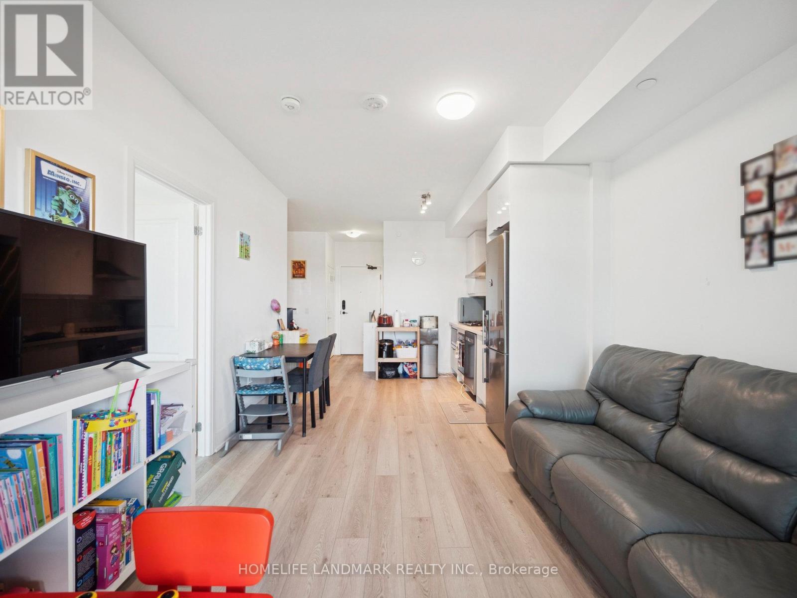 525 - 11750 Ninth Line, Whitchurch-Stouffville, ON - Indoor Photo Showing Living Room