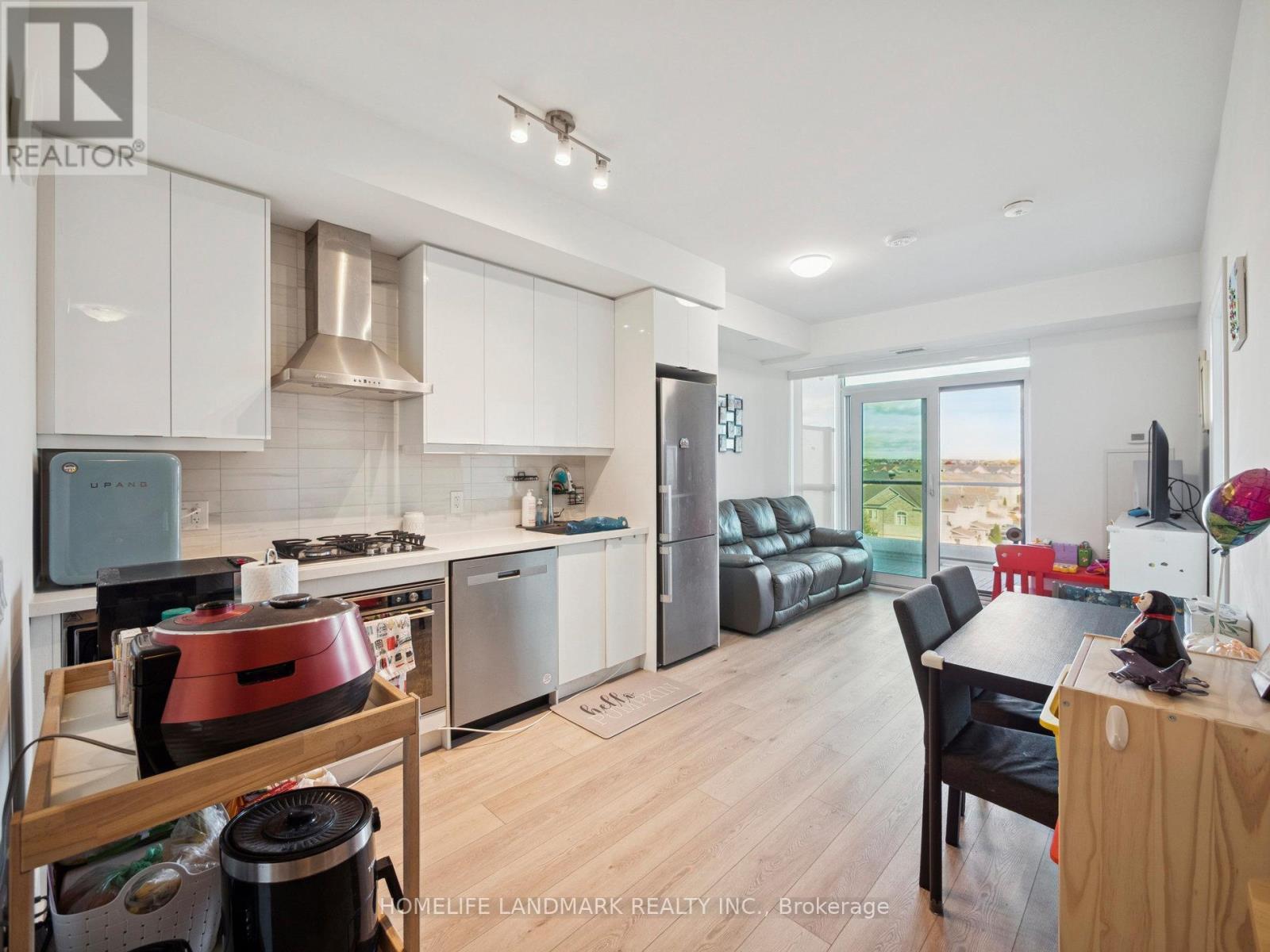 525 - 11750 Ninth Line, Whitchurch-Stouffville, ON - Indoor Photo Showing Kitchen With Upgraded Kitchen
