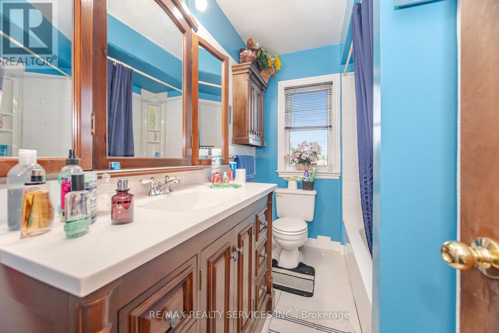 764059 240 Side Road, Melancthon, ON - Indoor Photo Showing Bathroom
