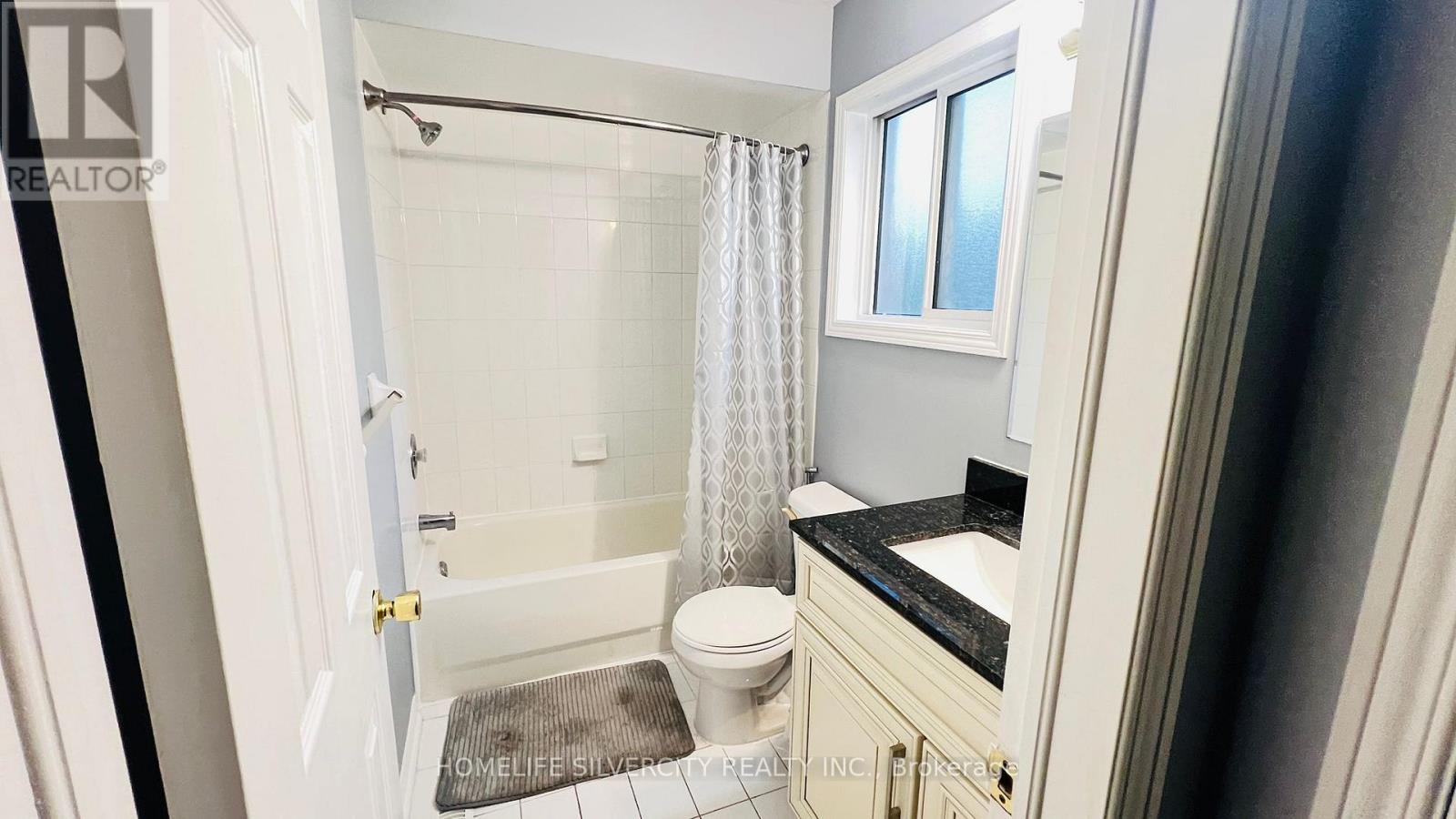 7 Bison Run Road, Brampton, ON - Indoor Photo Showing Bathroom