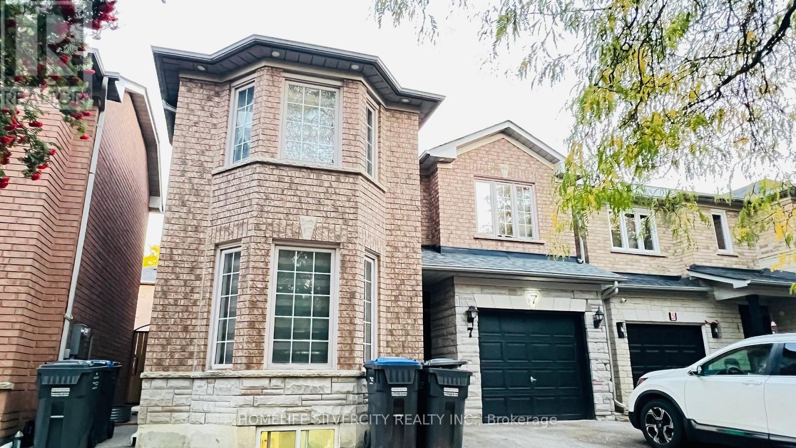 7 Bison Run Road, Brampton, ON - Outdoor With Facade