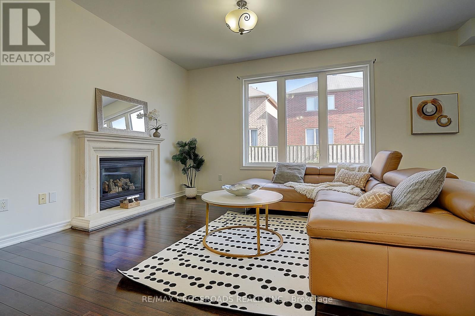 106 Milos Road, Richmond Hill, ON - Indoor Photo Showing Living Room With Fireplace