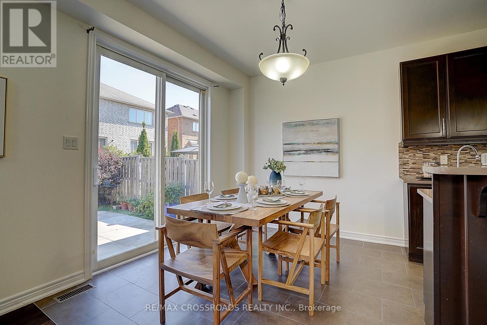 106 Milos Road, Richmond Hill, ON - Indoor Photo Showing Dining Room
