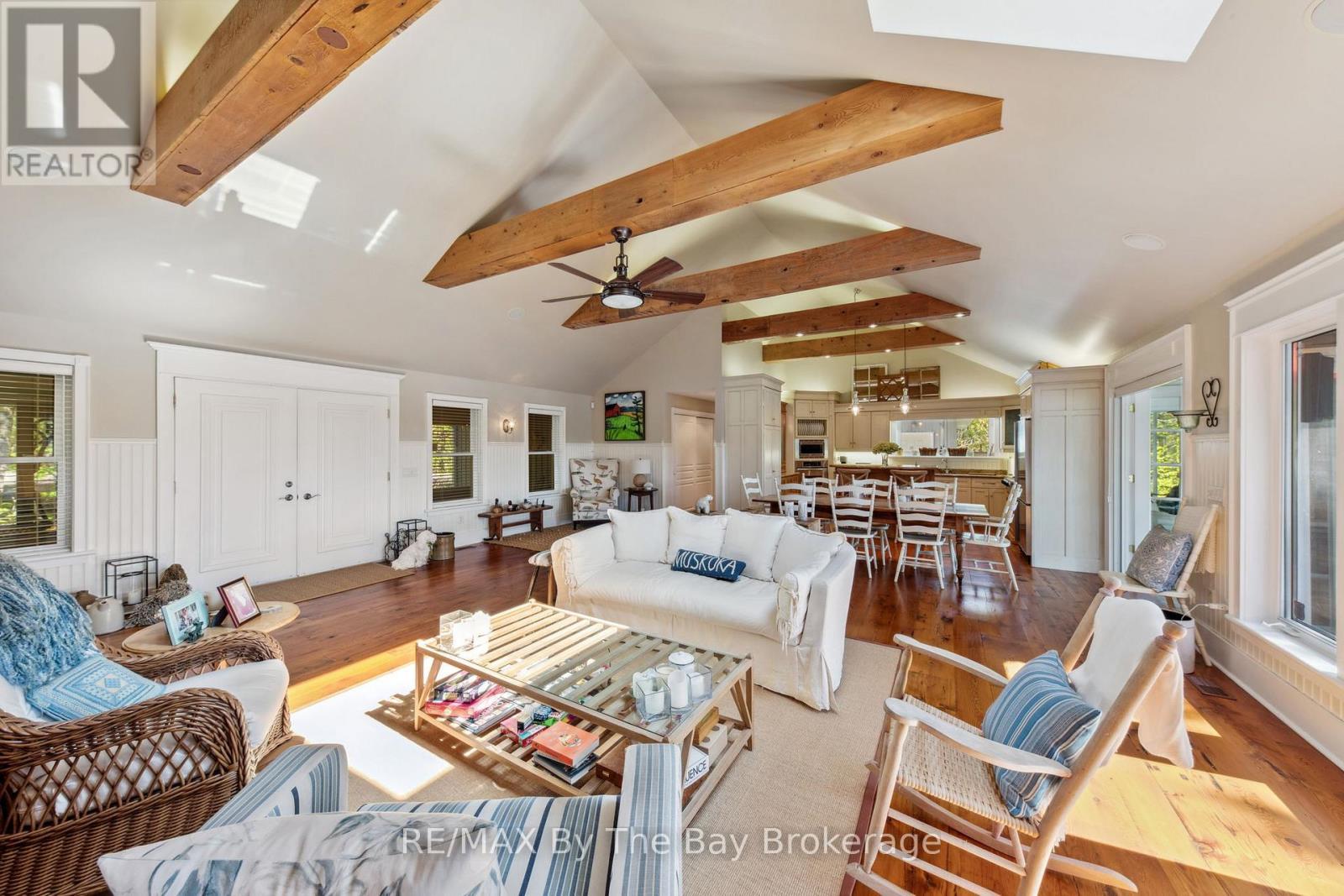 261 Kim T Lane, Georgian Bay (Baxter), ON - Indoor Photo Showing Living Room