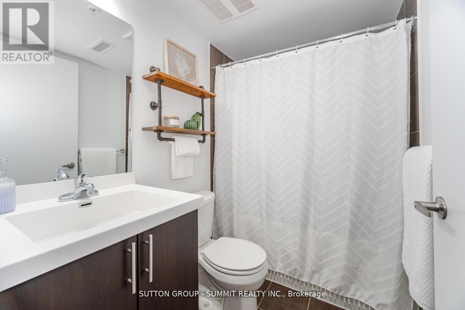 311 - 1410 Dupont Street, Toronto, ON - Indoor Photo Showing Bathroom