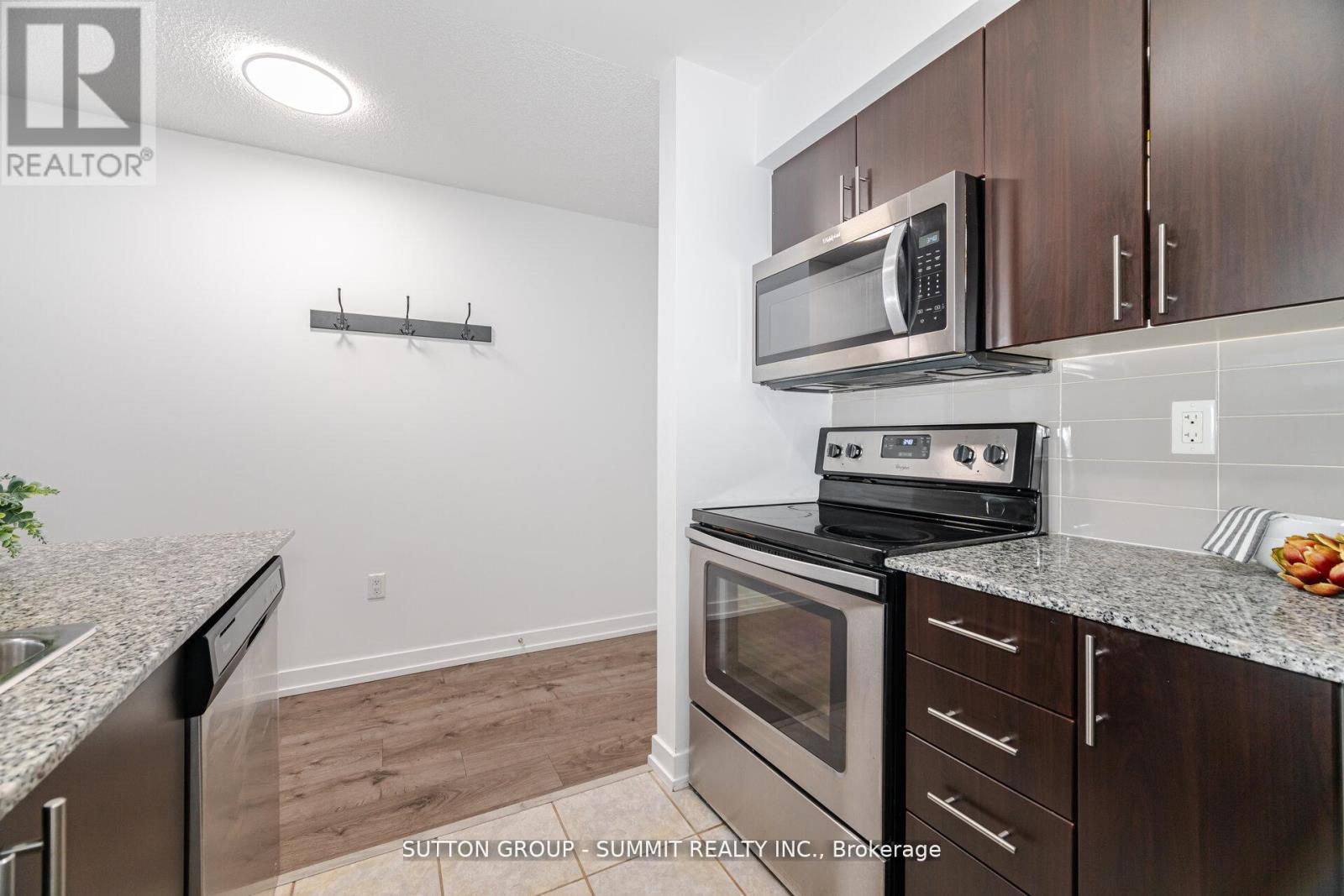 311 - 1410 Dupont Street, Toronto, ON - Indoor Photo Showing Kitchen With Upgraded Kitchen