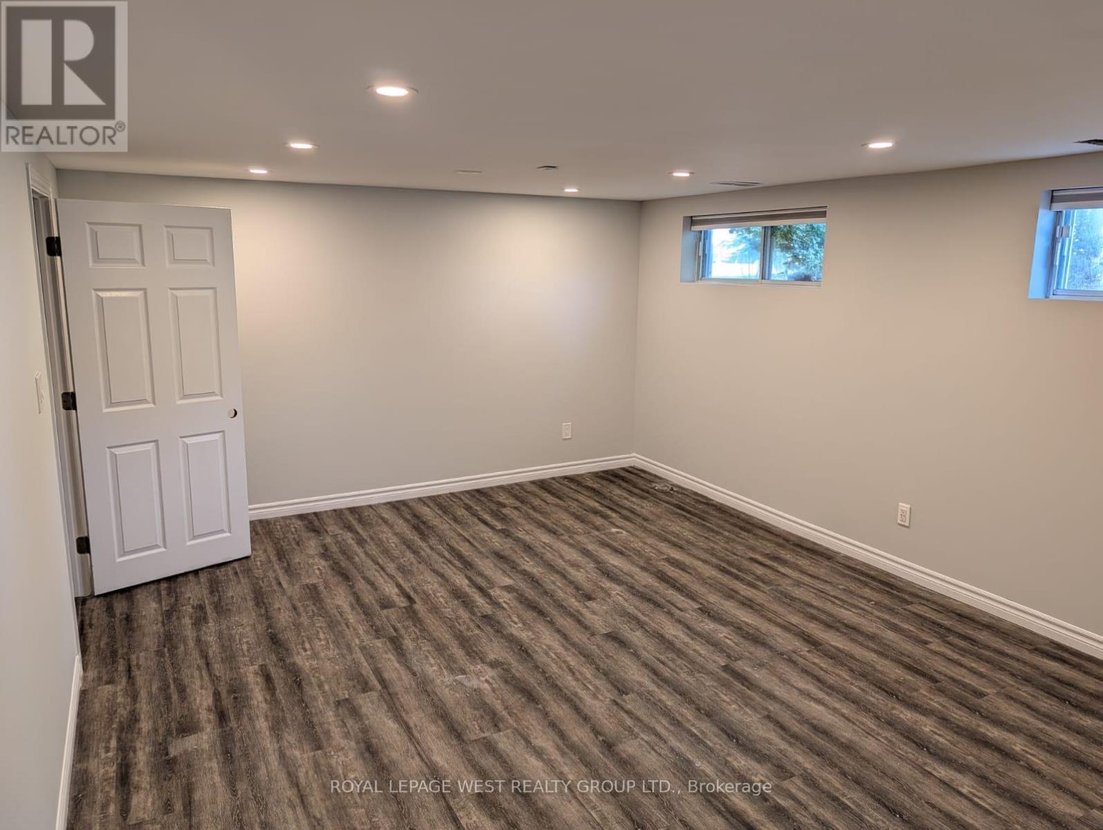 12 Leavenworth Crescent, Toronto, ON - Indoor Photo Showing Other Room