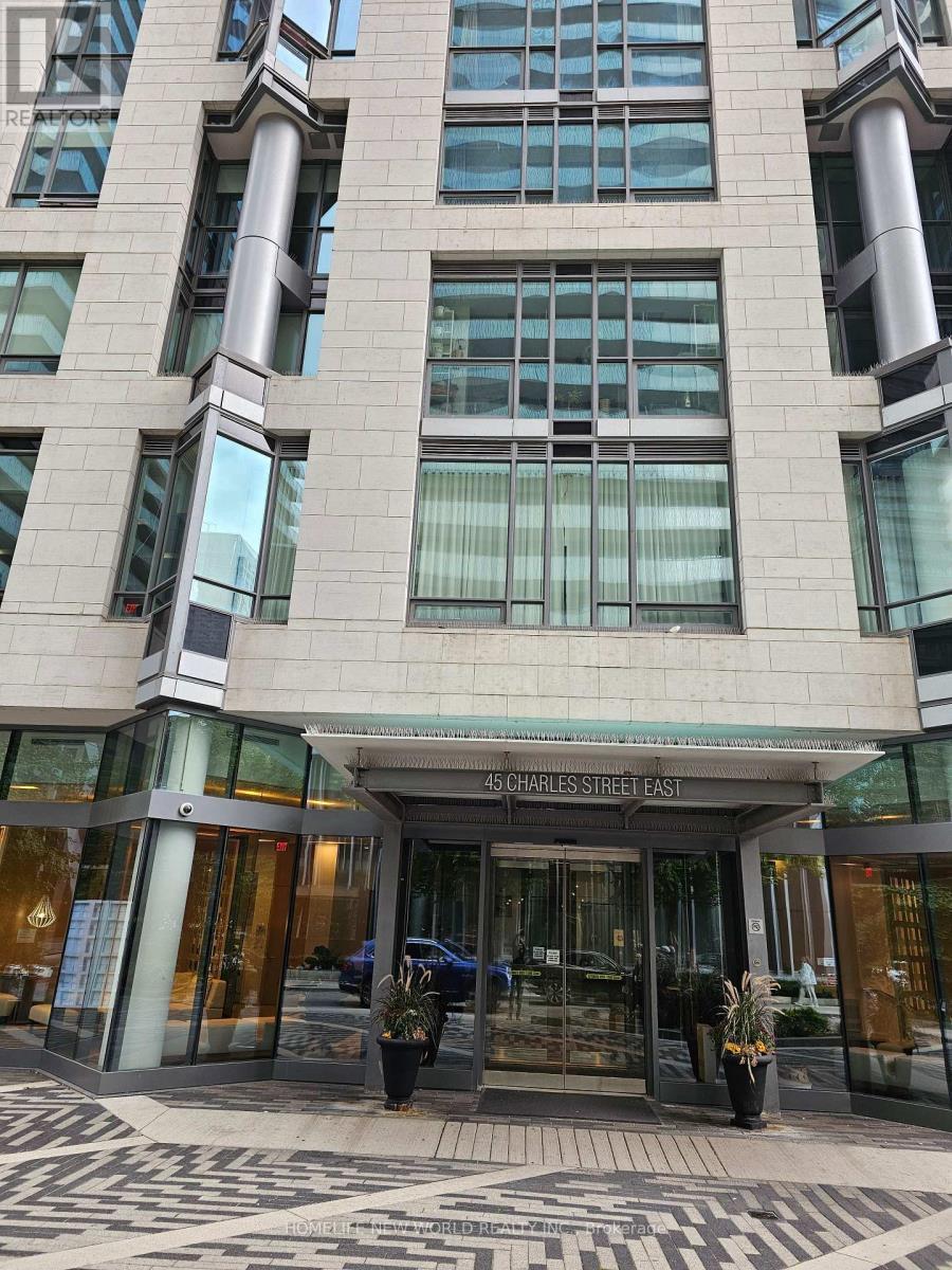 4702 - 45 Charles Street E, Toronto, ON - Outdoor