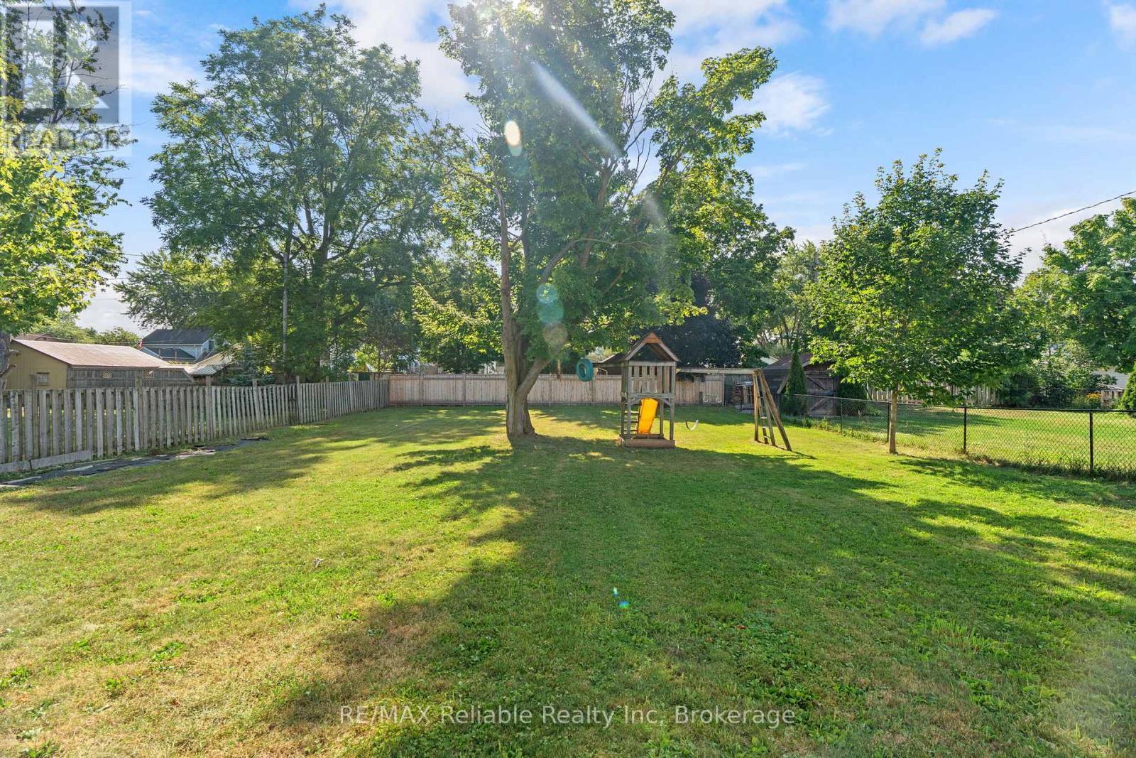 42 West William Street, Huron East (Seaforth), ON - Outdoor With Backyard