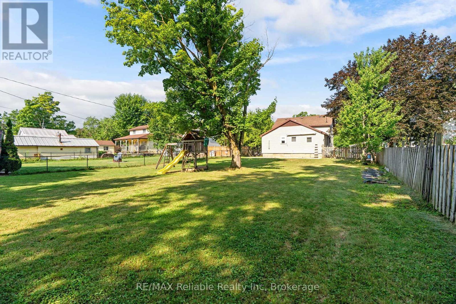 42 West William Street, Huron East (Seaforth), ON - Outdoor