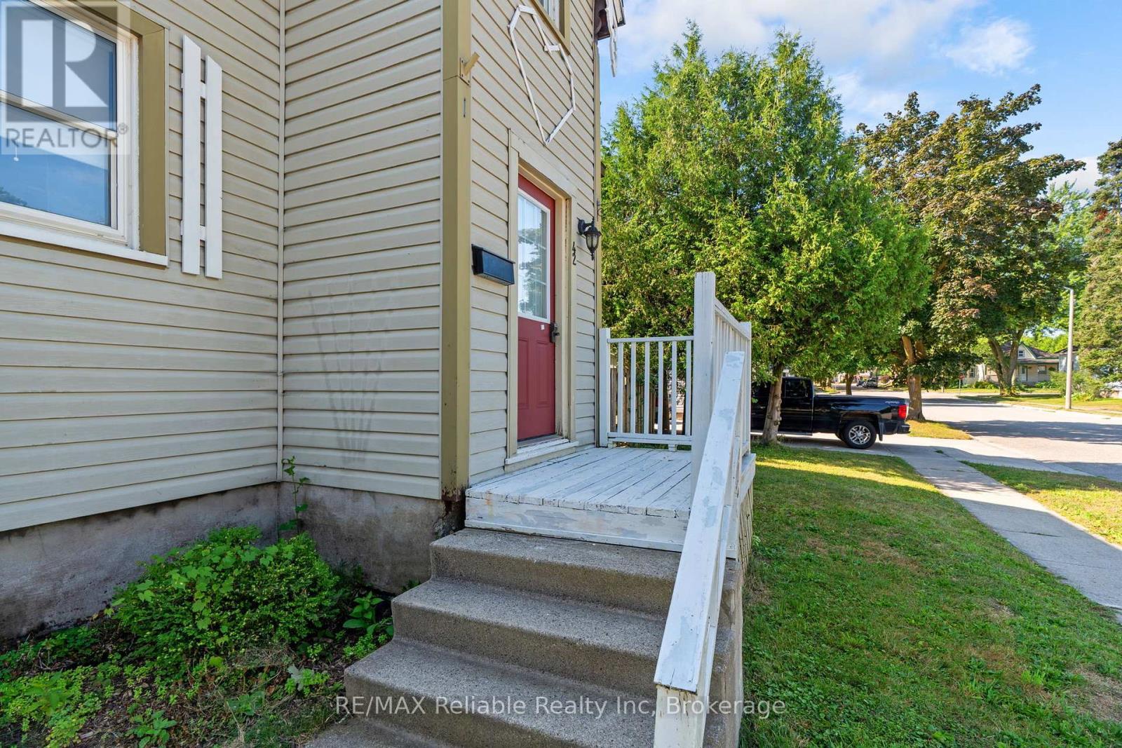 42 West William Street, Huron East (Seaforth), ON - Outdoor