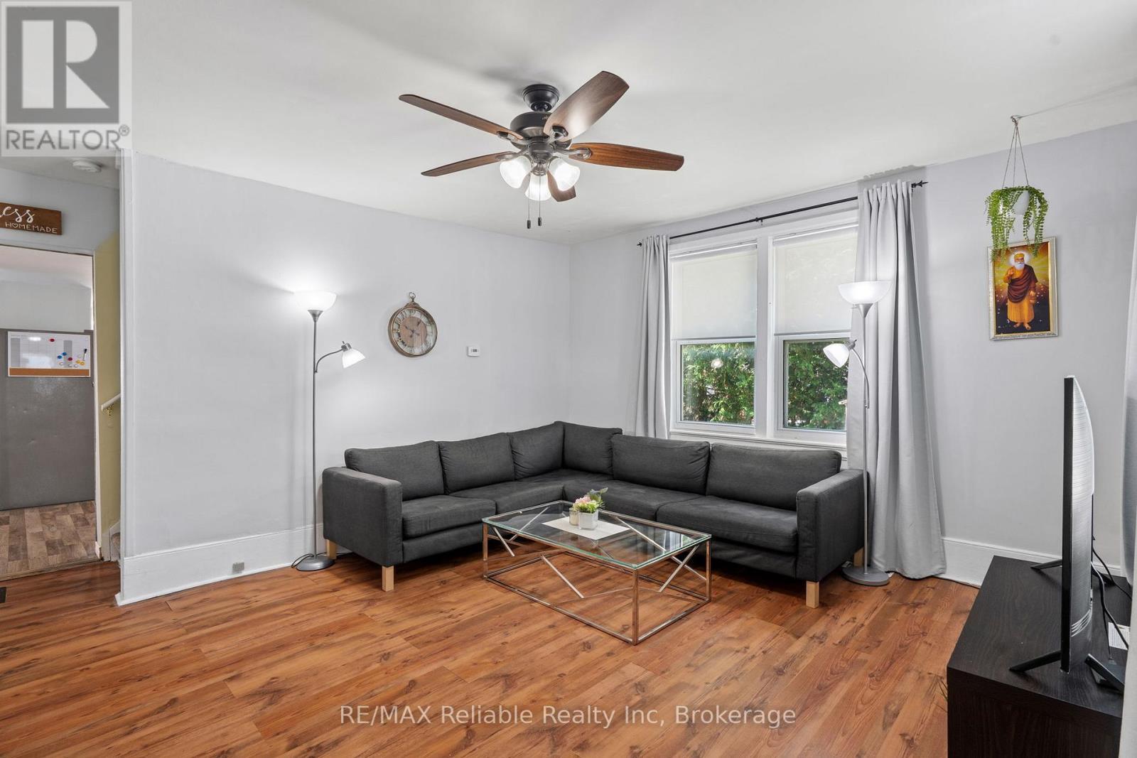 42 West William Street, Huron East (Seaforth), ON - Indoor Photo Showing Living Room
