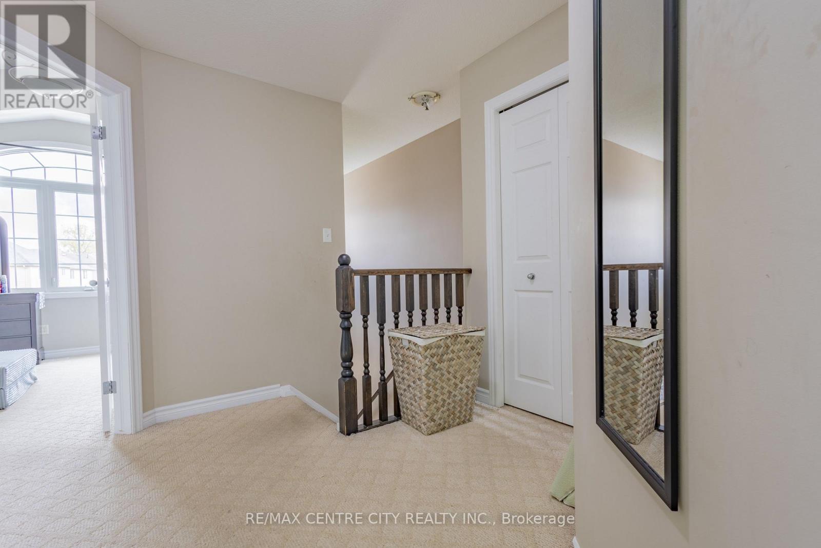 850 Queensborough Crescent, London North (North I), ON - Indoor Photo Showing Other Room