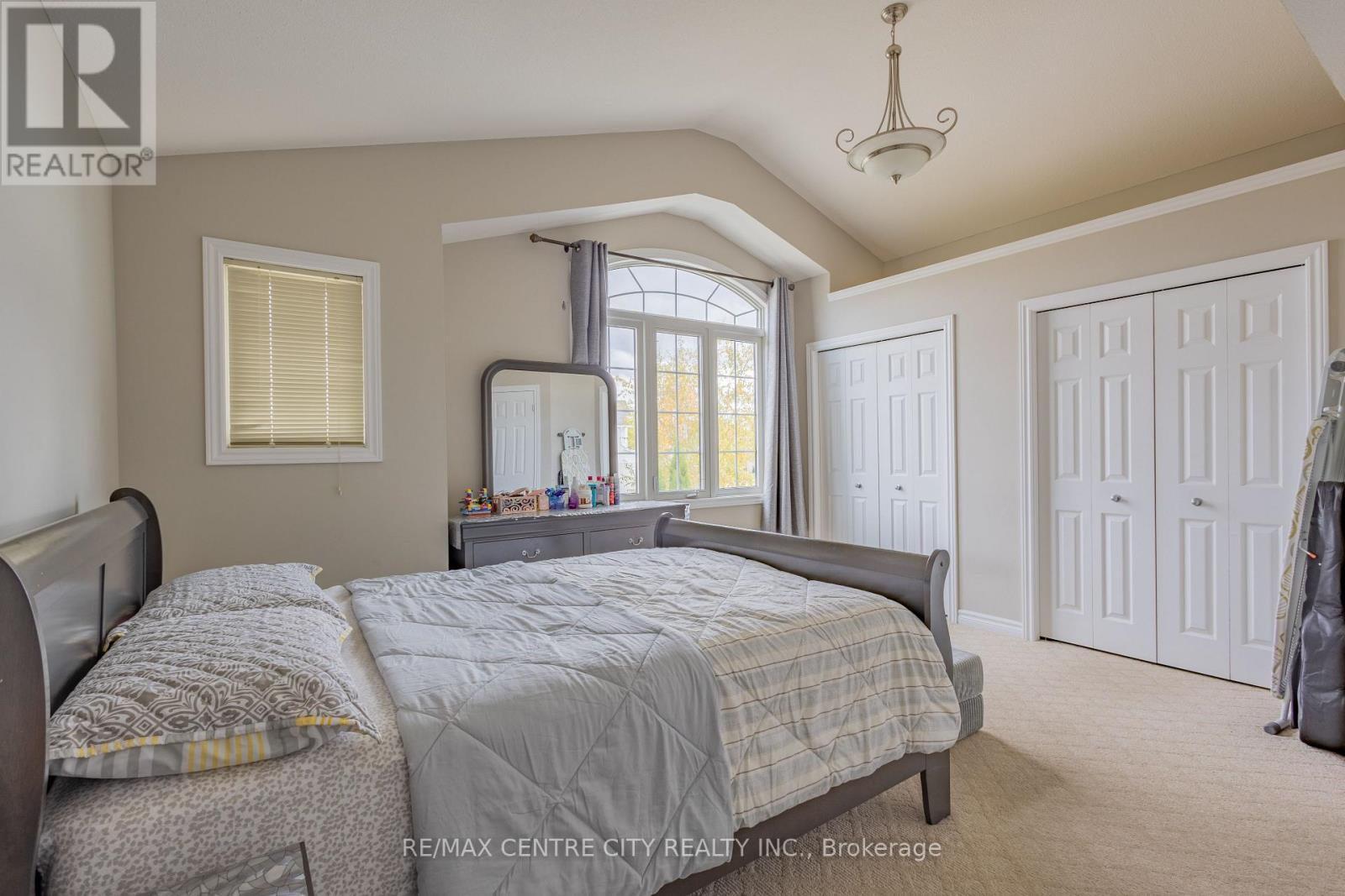 850 Queensborough Crescent, London North (North I), ON - Indoor Photo Showing Bedroom