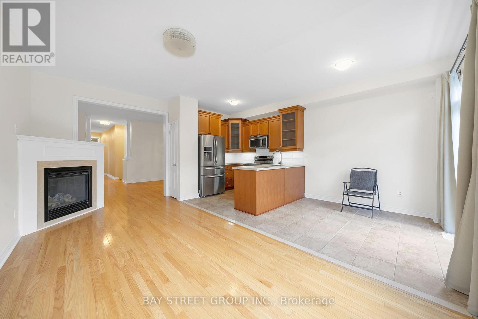 8 Carrier Crescent, Vaughan, ON - Indoor With Fireplace