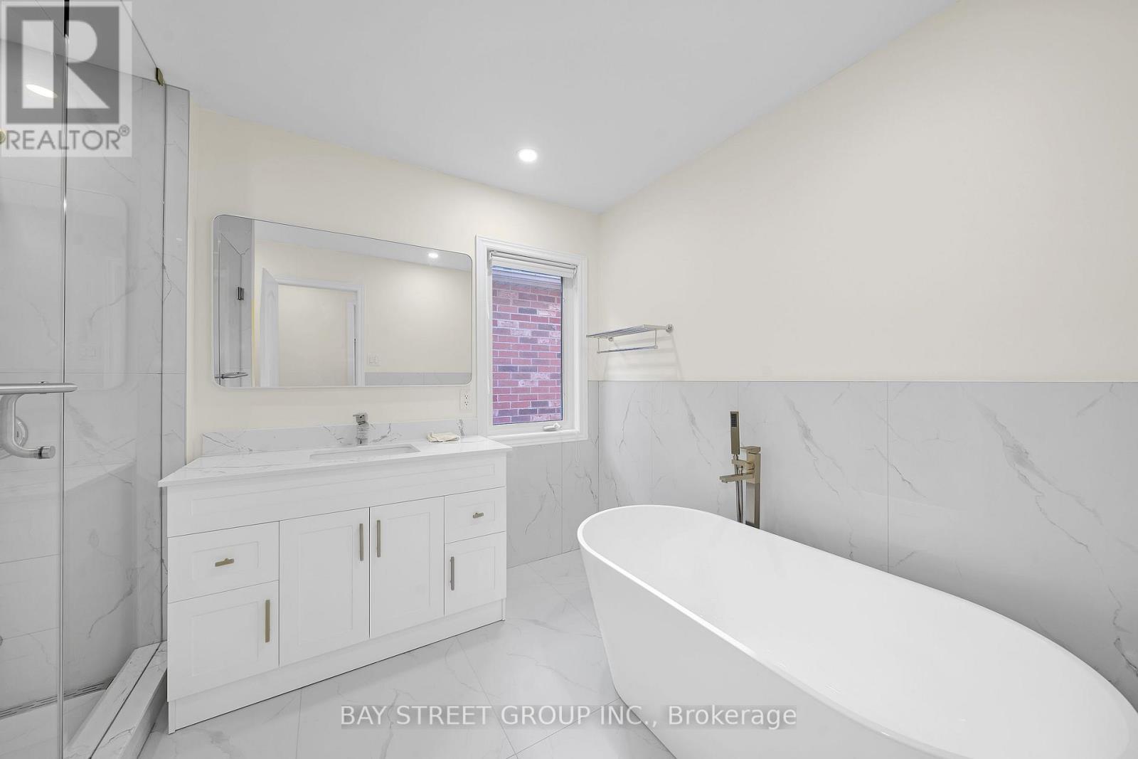 8 Carrier Crescent, Vaughan, ON - Indoor Photo Showing Bathroom