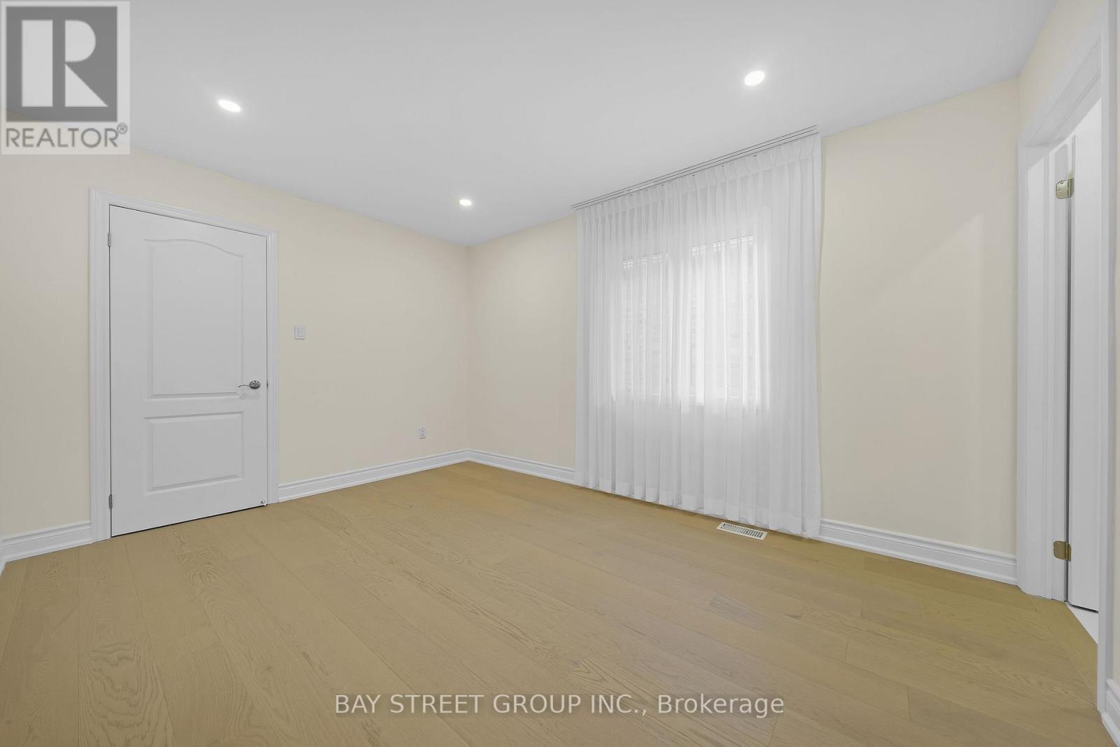 8 Carrier Crescent, Vaughan, ON - Indoor Photo Showing Other Room