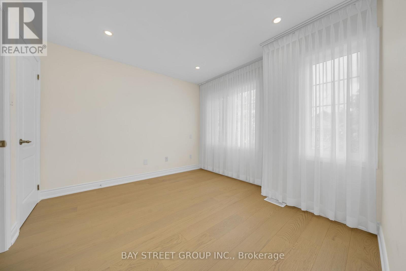 8 Carrier Crescent, Vaughan, ON - Indoor Photo Showing Other Room