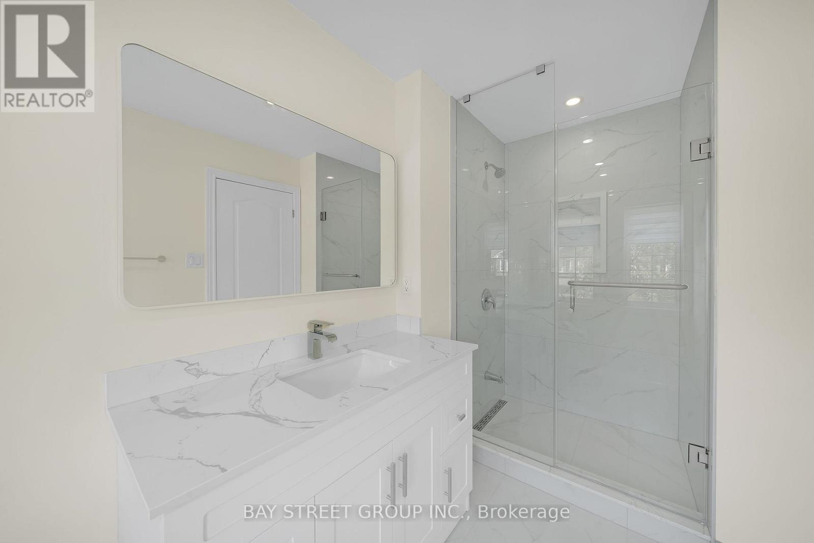 8 Carrier Crescent, Vaughan, ON - Indoor Photo Showing Bathroom