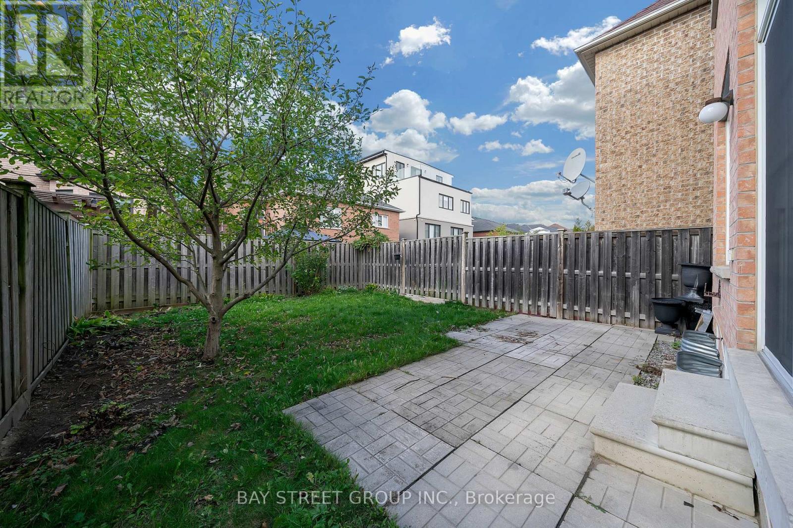 8 Carrier Crescent, Vaughan, ON - Outdoor
