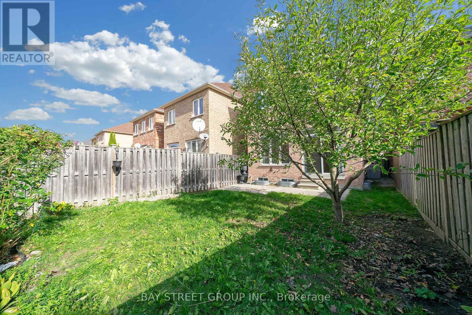 8 Carrier Crescent, Vaughan, ON - Outdoor