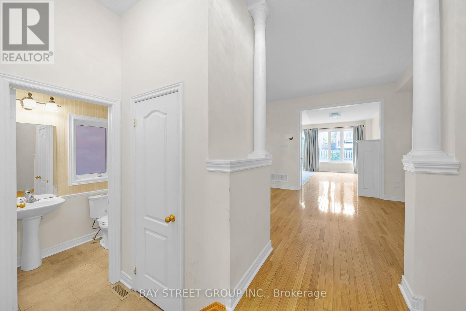 8 Carrier Crescent, Vaughan, ON - Indoor Photo Showing Other Room