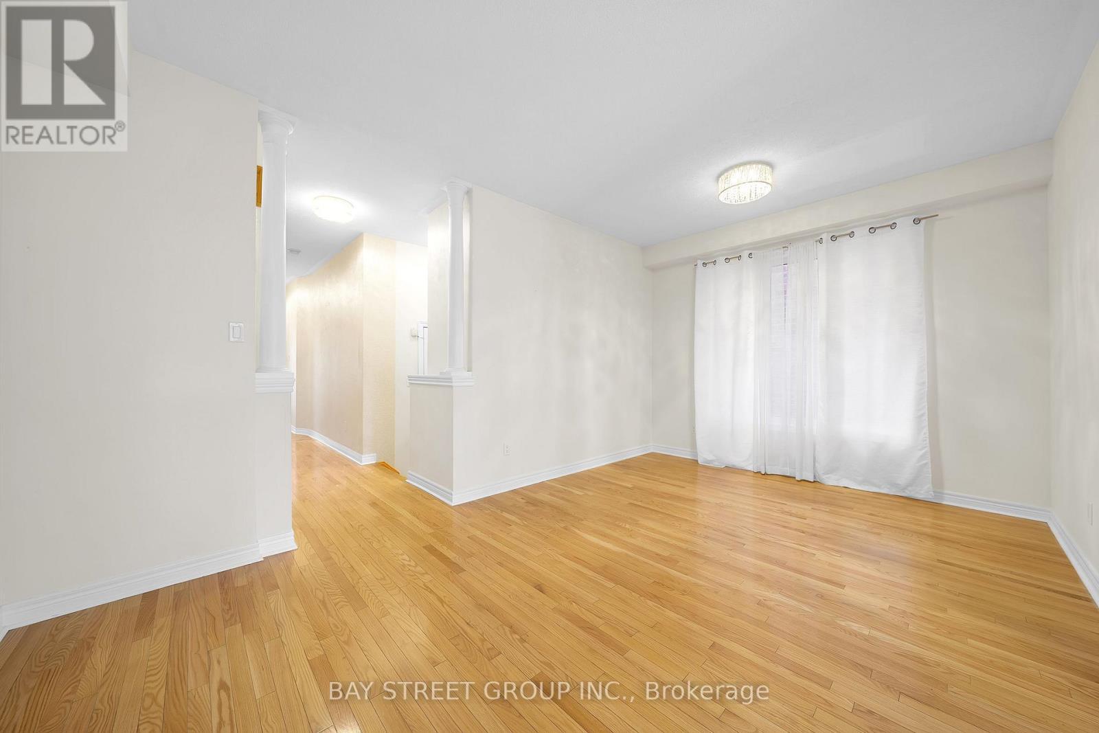 8 Carrier Crescent, Vaughan, ON - Indoor Photo Showing Other Room