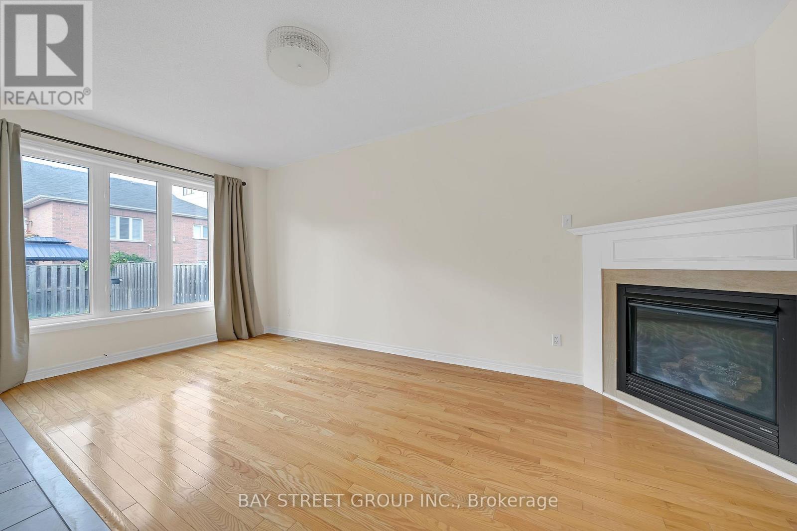 8 Carrier Crescent, Vaughan, ON - Indoor With Fireplace