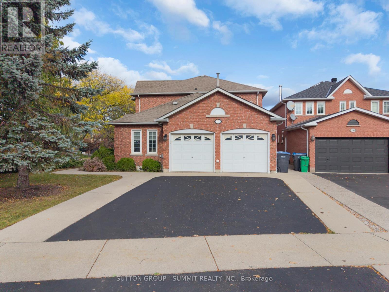 3353 Loyalist Drive, Mississauga, ON - Outdoor With Facade