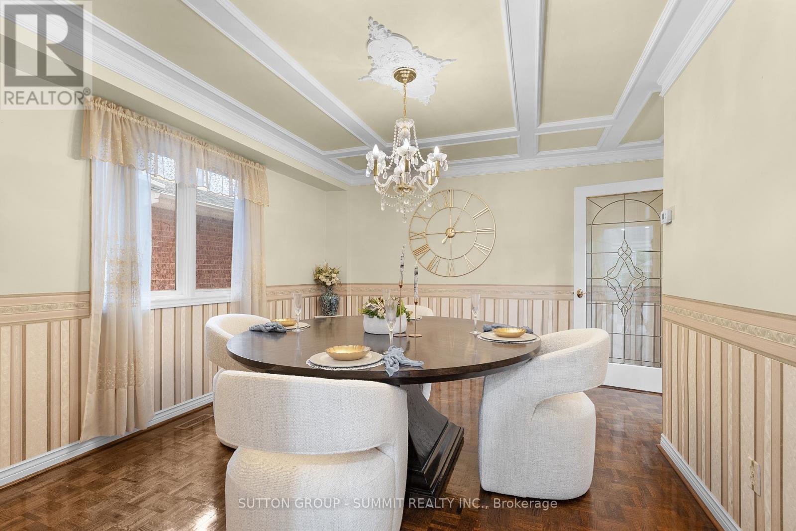3353 Loyalist Drive, Mississauga, ON - Indoor Photo Showing Dining Room